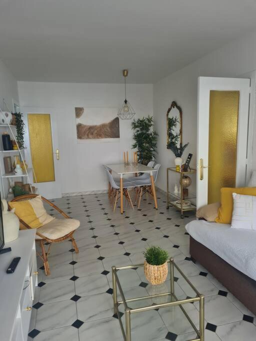 Nice Beachside 2-Bd Apt Near Barcelona Cunit Εξωτερικό φωτογραφία