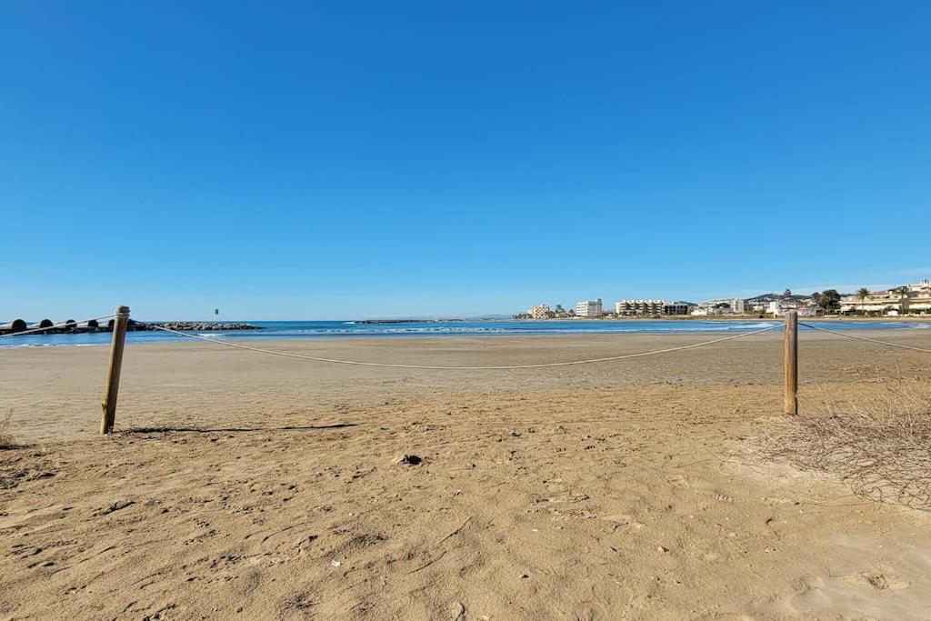 Nice Beachside 2-Bd Apt Near Barcelona Cunit Εξωτερικό φωτογραφία